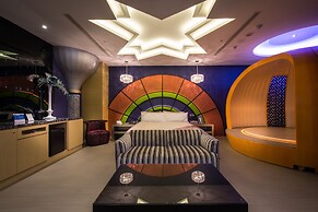 Uher Luxury Resort & Hotel