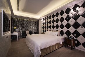 Uher Luxury Resort & Hotel