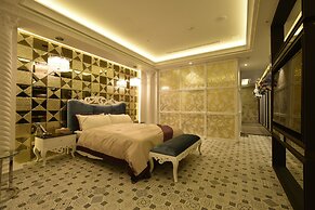 Uher Luxury Resort & Hotel