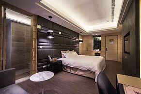 Uher Luxury Resort & Hotel