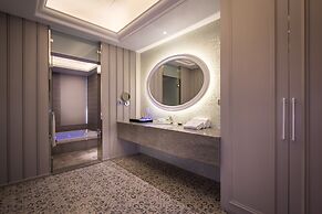 Uher Luxury Resort & Hotel