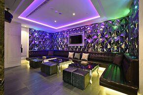 Uher Luxury Resort & Hotel