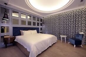 Uher Luxury Resort & Hotel