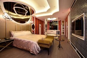 Uher Luxury Resort & Hotel