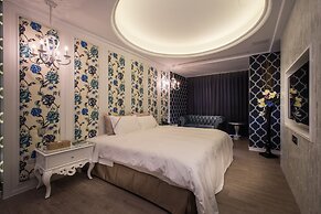 Uher Luxury Resort & Hotel