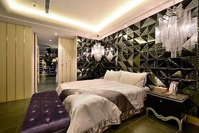 Uher Luxury Resort & Hotel