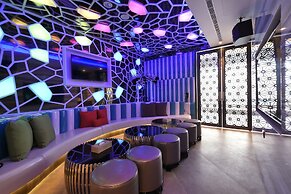 Uher Luxury Resort & Hotel