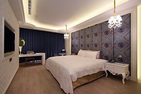 Uher Luxury Resort & Hotel