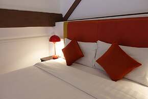 Sarang Paloh Heritage Stay & Event Hall