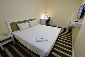 First Residence Hotel