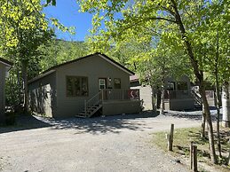 Georges Mountain Village