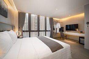 LEGEND Boutique Hotel