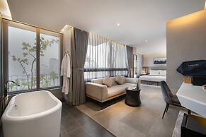 LEGEND Boutique Hotel