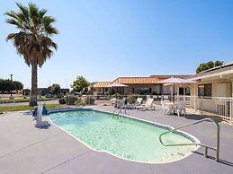 Super 8 by Wyndham Dunnigan