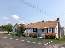 Adoba Hotel Naubinway