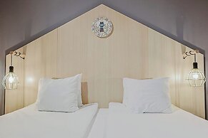 Hotel With Urban Deli