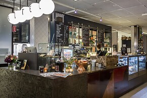 Hotel With Urban Deli