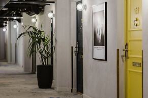 Hotel With Urban Deli