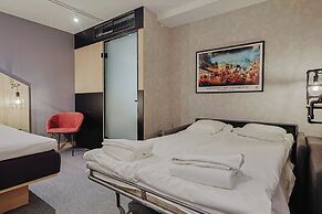 Hotel With Urban Deli