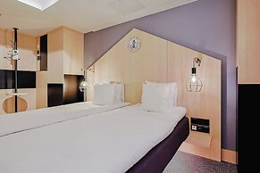 Hotel With Urban Deli