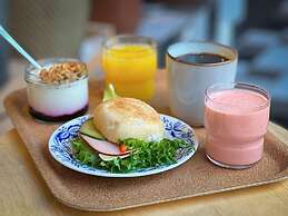 Hotel With Urban Deli