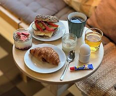 Hotel With Urban Deli