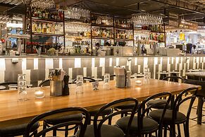 Hotel With Urban Deli