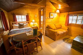 Storm Mountain Lodge Cabins & Dining