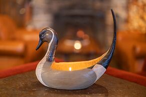 Storm Mountain Lodge Cabins & Dining