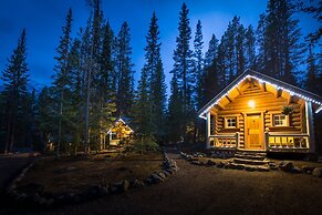 Storm Mountain Lodge Cabins & Dining