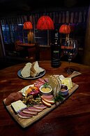 Storm Mountain Lodge Cabins & Dining