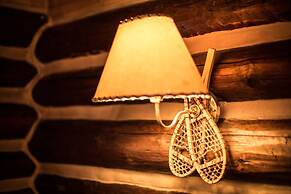 Storm Mountain Lodge Cabins & Dining