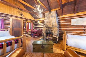 Storm Mountain Lodge Cabins & Dining