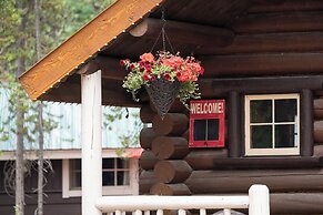 Storm Mountain Lodge Cabins & Dining