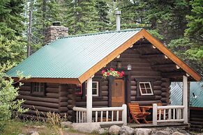 Storm Mountain Lodge Cabins & Dining