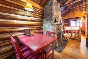 Storm Mountain Lodge Cabins & Dining