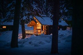 Storm Mountain Lodge Cabins & Dining