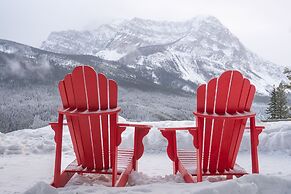 Storm Mountain Lodge Cabins & Dining