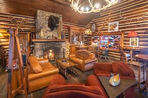 Storm Mountain Lodge Cabins & Dining