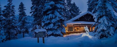 Storm Mountain Lodge Cabins & Dining