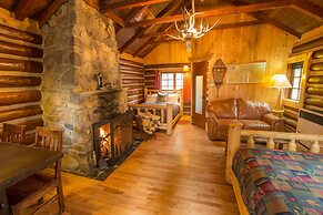 Storm Mountain Lodge Cabins & Dining