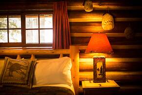 Storm Mountain Lodge Cabins & Dining