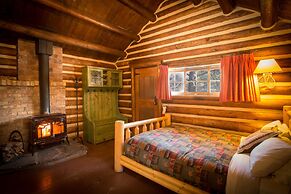 Storm Mountain Lodge Cabins & Dining