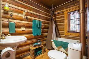 Storm Mountain Lodge Cabins & Dining