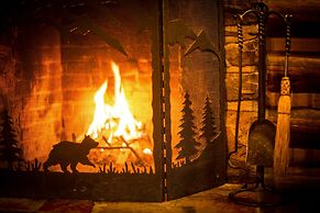 Storm Mountain Lodge Cabins & Dining