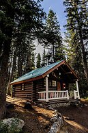 Storm Mountain Lodge Cabins & Dining