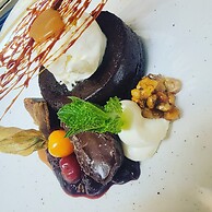 Storm Mountain Lodge Cabins & Dining