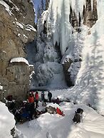 Storm Mountain Lodge Cabins & Dining