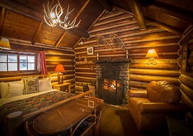 Storm Mountain Lodge Cabins & Dining