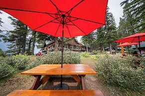 Storm Mountain Lodge Cabins & Dining